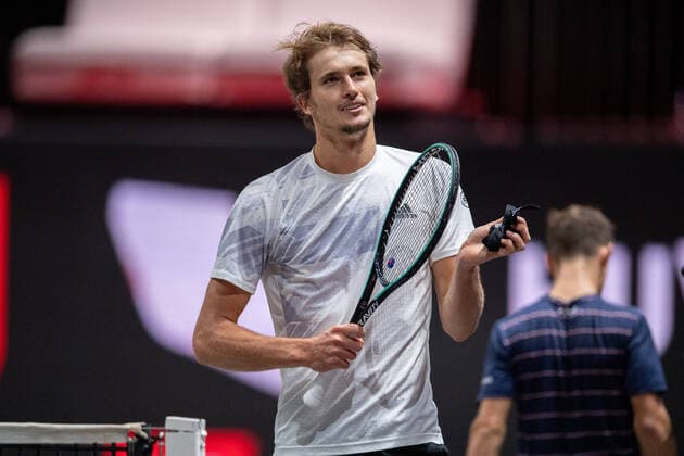 Im Alexander ZVEREV (GER) als Double-Championship Winner , Alexander ZVEREV (GER) vs. Diego SCHWARTZMAN (ARG), TENNIS, bett1hulks Indoor, Finale DOPPEL, 25.10.2020 GER, TENNIS, ATP, Tennis Herren TOUR, bett1hulks Championship, Alexander ZVEREV (GER) vs. Diego SCHWARTZMAN (ARG), FINALE EINZEL, 25.10.2020 KOELN Copyright: xEibnerxPressefotox xBenjaminxSOELZERx EP_BSO