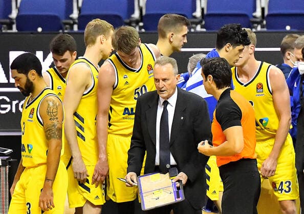 20.11.2020, xlakx, Basketball EuroLeague, Alba Berlin - Zenit St.Petersburg emspor, v.l.Peyton Siva (Alba Berlin, No.03),Jonas Mattisseck (Alba Berlin, No.09),Niels Giffey (Alba Berlin, No.05),,Ben Lammers(Alba Berlin, No.50),Aito Garcia Reneses (Alba Berlin Trainer),Simone Fontecchio (Alba Berlin, No.20) Berlin
