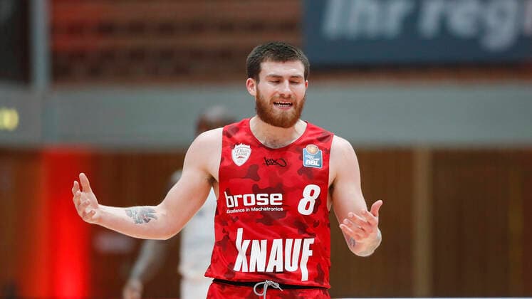 s.Oliver Wuerzburg vs. Basketball Loewen Braunschweig, Basketball, BBL Deutschland, Wuerzburg, s.Oliver Arena, 06.12.2020, emspor, emonline, despor, deonline, s.Oliver Wuerzburg vs. Basketball Loewen Braunschweig, Basketball, BBL Bild: v. li. Tayler Persons (s.Oliver Wuerzburg) Editorial Use ONLY Wuerzburg s.Oliver Arena Bayern Deutschland