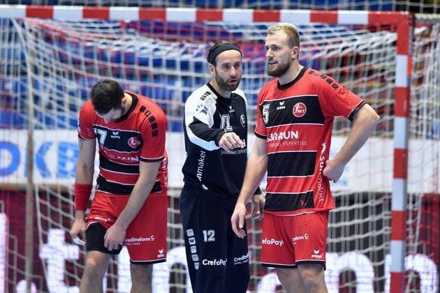 enttaeuscht, frustriert, Emotion; Felix Danner (MT Melsungen), Silvio Heinevetter (Torwart MT Melsungen) und Julius Kuehn (MT Melsungen) (L-R) , GER, MT Melsungen - HSC 2000 Coburg, Handball, 1. Bundesliga Maenner, 10.12.2020, GER, MT Melsungen - HSC 2000 Coburg, Handball, 1. Liga Maenner, 10.12.2020 Kassel Copyright: xSippel xEibner-Pressefotox EP_rsl