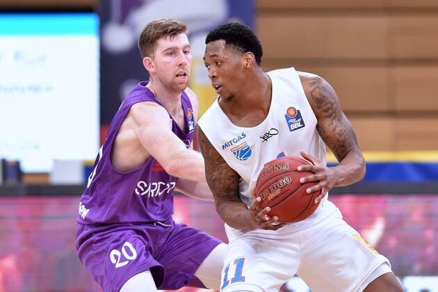 Kyndahl Hill (Syntainics MBC) (am Ball), Will Rayman (BG Goettingen) (L), GER, Basketball, Bundesliga, BBL, BG Goettingen - Syntainics MBC, 12.12.2020, Basketball, Bundesliga, BBL, BG Goettingen -Syntainics MBC, 12.12.2020 Goettingen Copyright: xSippel xEibner-Pressefotox EP_rsl