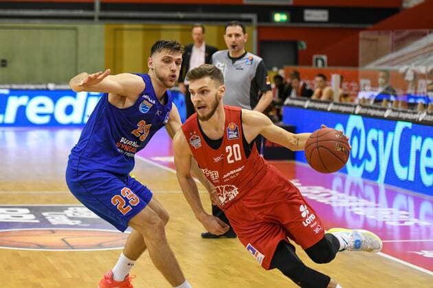 Michal Michalak, Ferdinand Zylka 1. Spieltag, Basketball Bundesliga, Basketball Saison 2020 2021, Deutschland, easyCredit BBL, Germany, Giessen 46ers, giessen rot, Herren, Jobstairs GIESSEN 46ers - MBC Syntainics MBC, Männer, MBC blau-weiß