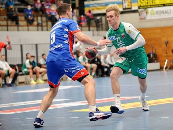 Marian Michalczik (Fuechse Berlin 22), Zweikampf, Dynamik HBW Balingen-Weilstetten vs Fuechse Berlin, Handball, Liqui Moly HBL, Herren, 1. Bundesliga, Saison 2020 2021, 20.12.2020, HBW Balingen-Weilstetten vs Fuechse Berlin, Handball, Liqui Moly HBL, Herren, 1. Bundesliga, Saison 2020 2021, 20.12.2020 Balingen Copyright: xWoernx xEibner-Pressefotox EP_nwn