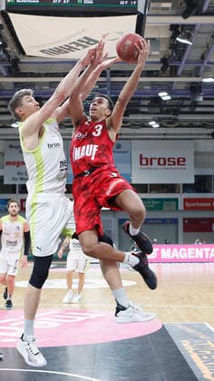 Deutschland, Bayreuth, Oberfrankenhalle, 22.12.2020, emspor, emonline, despor, deonline, medi bayreuth vs. s.Oliver Wuerzburg, Basketball, BBL Bild: v. li. Andreas Seiferth (medi bayreuth) und Tyson Ward (s.Oliver Wuerzburg) Copyright: HMBxMedia xHeikoxBecker