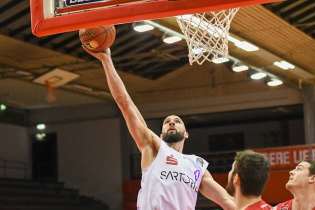 Dennis Kramer 11. Spieltag, Basketball Bundesliga, Basketball Saison 2020 2021, Deutschland, easyCredit BBL, frankfurt, Germany, Giessen 46ers, giessen rot, Herren, Jobstairs GIESSEN 46ers - BG Göttingen Männer, Göttingen weiß