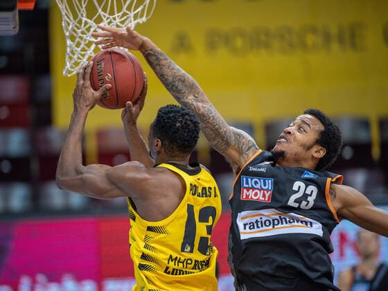 Yorman Polas Bartolo (MHP Riesen Ludwigsburg, 13), Troy Caupain (Ratiopharm Ulm 23), MHP Riesen Ludwigsburg vs. Ratiopharm Ulm, Basketball, Bundesliga, 12. Spieltag, Spielzeit 20 21, 09.01.2021, MHP Riesen Ludwigsburg vs. Ratiopharm Ulm, Basketball, Bundesliga, 12. Spieltag, Spielzeit 20 21, 09.01.2021 Ludwigsburg Copyright: xEibner-Pressefoto SaschaxWaltherx EP_swa
