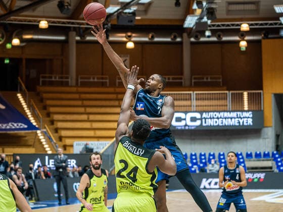 Haywood Highsmith (HAKRO Merlins Crailsheim , 07) gegen Frank Bartley (medi bayreuth, 24), gegen HARKO Merlins Crailsheim vs. medi bayreuth, 1. Bundesliga, Basketball, Herren, 16.01.2021 HARKO Merlins Crailsheim vs. medi bayreuth, 1. Bundesliga, Basketball, Herren, 16.01.2021 Ilshofen Copyright: xEibner-Pressefotox EP_mst