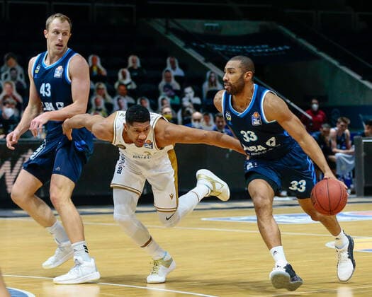 17.01.2021, xtgx, Basketball, easyCredit BBL, Basketball Loewen Braunschweig - ALBA Berlin emspor, v.l. Marcus Eriksson (Berlin, 8), Karim Jallow (Braunschweig, 35), Jayson Granger (Berlin, 33) Zweikampf Braunschweig