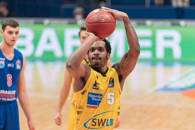 Syntainics MBC - MHP Riesen Ludwigsburg, Basketball, Bundesliga, Maenner, 14. Spieltag, 23.01.2021, Barry Brown Jr. (Ludwigsburg, 5). Syntainics MBC - MHP Riesen Ludwigsburg, Basketball, Bundesliga, Maenner, 14. Spieltag, 23.01.2021, Weissenfels