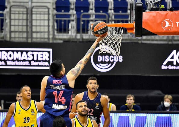 29.01.2021, xlakx, Basketball EuroLeague, Alba Berlin - Real Madrid emspor, v.l. Louis Olinde (Alba Berlin, No.19),Gabriel Deck (Real Madrid, No.14),Johannes Thiemann (Alba Berlin, No.32),Walter Samuel Tavares da Veiga (Real Madrid, No.22) Berlin