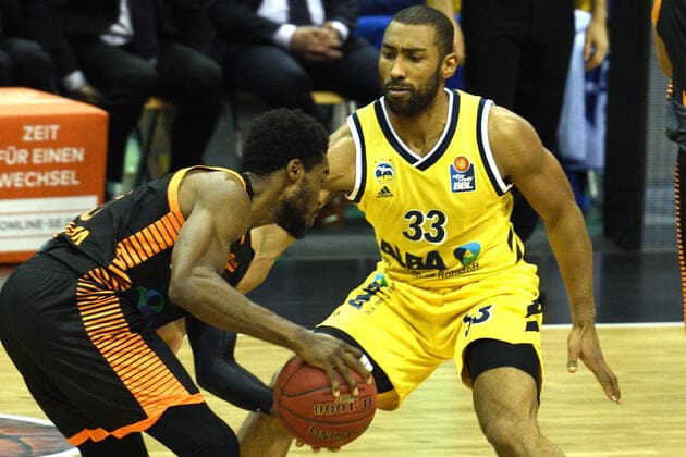 v.l. Jordan Barnett - Rasta Vechta, Jayson Granger - Alba, 31.01.2021, BBL, Alba Berlin vs RASTA Vechta , in der Mercedes Benz Arena, GER, Berlin, 31.01.2021, BBL, Alba vs RASTA Vechta Berlin Copyright: xUwexKoch xEibner-Pressefotox EP_ukh