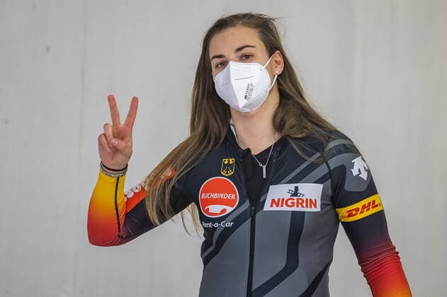 AUT, BMW IBSF Weltcup Bob, Igls 31.01.2021, Olympia Eiskanal, Innsbruck, AUT, BMW IBSF Weltcup Bob, Igls, Damen Zweierbob, 2. Lauf, im Bild Kim Kalicki und Viktoria Doenicke (GER) Kim Kalicki and Viktoria Doenicke of Germany reacts after the 2nd run of women doubles Bobsleigh competition of BMW IBSF World Cup at the Olympia Eiskanal in Innsbruck, Austria on 2021 01 31. Innsbruck Tirol Österreich
