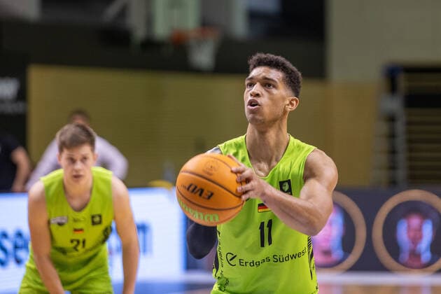 Kevin Strangmeyer (Ehingen Urspring, 22) Ferenc Gille (Ehingen Urspring, 11)¨¨¨Tigers Tübingen vs. Ehingen Urspring, 2. Basketball, Bundesliga, Pro A, Barmer 2 Basketball, Spieltag 19, Spielzeit 2020 2021, 03.02.2021, ¨¨ Tigers Tübingen - Ehingen Urspring , Basketball, 2. Bundesliga, Barmer 2 Basketball, Spieltag 19, Spielzeit 2020 2021, 03.02.2021 Rottenburg am Neckar Copyright: xNinaxSander xEibnerxPressefotoxIx EP_NSR