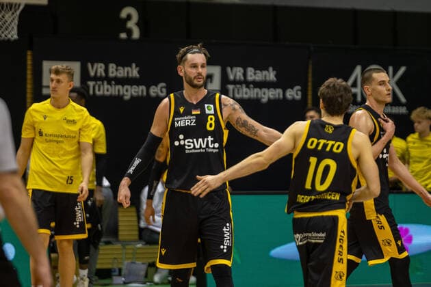 Enosch Wolf (Tigers Tübingen, 8) Gianni Otto (Tigers Tübingen 8)¨¨¨Tigers Tübingen vs. Ehingen Urspring, 2. Basketball, Bundesliga, Pro A, Barmer 2 Basketball, Spieltag 19, Spielzeit 2020 2021, 03.02.2021, ¨¨ Tigers Tübingen - Ehingen Urspring , Basketball, 2. Bundesliga, Barmer 2 Basketball, Spieltag 19, Spielzeit 2020 2021, 03.02.2021 Rottenburg am Neckar Copyright: xNinaxSander xEibnerxPressefotoxIx EP_NSR