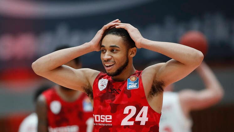 Basketball, BBL 2020 2021, 10. Spieltag, s.Oliver Wuerzburg - FC Bayern Muenchen Cameron Hunt (s.Oliver Wuerzburg), 03.02.2021, Basketball, BBL 2020 2021, 10. Spieltag, s.Oliver Wuerzburg - FC Bayern Muenchen, GER, Wuerzburg, s.Oliver Arena, HMB Media Heiko Becker Pool Wuerzburg s.Oliver Arena Bayern GER
