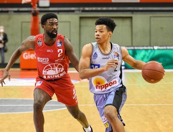 Sport Bilder des Tages Isaac Hamilton, Trae Bell - Haynes Basketball Bundesliga, Basketball Saison 2020 2021, 16. Spieltag, Deutschland, easyCredit BBL, Germany, Giessen 46ers, giessen rot, Herren, Jobstairs GIESSEN 46ers - Hakro Merlins Crailsheim, Männer, Crailsheim hellblau