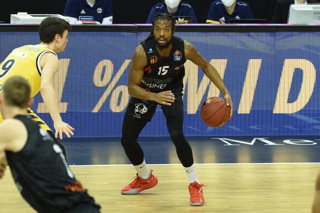 v.l. Jonas Mattisseck - Alba, Marcus Thornton - Chemnitz, 07.02.2021, BBL, Alba Berlin vs NINERS Chemnitz , in der Mercedes Benz Arena, GER, Berlin, 07.02.2021, BBL, Alba vs NINERS Chemnitz Berlin Copyright: xUwexKoch xEibner-Pressefotox EP_ukh