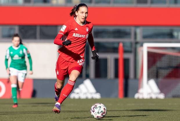 14.02.2021, xcex, GER, Muenchen, FC Bayern Campus, Frauenfussball, 1. Bundesliga, DIE LIGA, FLYERALARM Frauen-Bundesliga Saison 2020 2021, Spieltag 13, FC Bayern Muenchen (FCB) - SV Werder Bremen (SVW) Ivana Rudelic (FCB), Freisteller DFL regulations prohibit any use of photographs as image sequences and or quasi-video