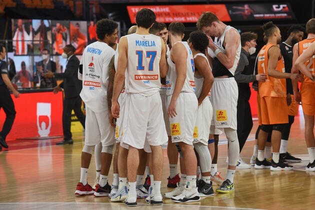 der Kreis der Spieler des MBC nach dem Spiel GER, Ratiopharm Ulm vs. Syntainics MBC Basketball , Maenner ,esaycredit, Basketball Bundesliga , 21.Spieltag , 27.02.2021 Foto:Eibner Tobias Baur GER, Ratiopharm Ulm vs. Syntainics MBC Basketball Bundesliga , 21.Ligaspieltag , Saion 2020 2021, 27.02.2021 Neu-Ulm Copyright: xBaur xEibner-Pressefotox EP_Toba