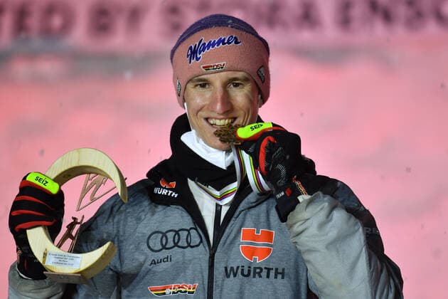 Nordische Ski WM in Oberstdorf, Skispringen, Herren Großschanze, Siegerehrung Karl GEIGER (GER), mit Medaille,Platz 3,Bronzemedaille. Siegerehrung. Ski jumping, Skispringen, Ski, nordisch Men Individual HS 137,Skispringen,Skisprung Einzelwettbewerb Herren ,Grossschanze am 05.03.2021. FIS Nordische Ski WM 2021in Oberstdorf vom 22.02.-07.03.2021.