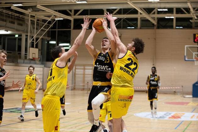 Maxwell Mahoney (Kirchheim Knights, 51) Ryan Mikesell (Tigers Tübingen, 33) Kevin Wohlrath (Kirchheim Knights, 22)¨¨¨Kirchheim Knights - Tigers Tübingen, 2. Basketball, Bundesliga, Pro A, Barmer 2 Basketball, Spieltag 24, Spielzeit 2020 2021, 05.03.2021, ¨¨ Kirchheim Knights - Tigers Tübingen, Basketball, 2. Bundesliga, Barmer 2 Basketball, Spieltag 24, Spielzeit 2020 2021, 05.03.2021 Kirchheim Teck Copyright: xNinaxSander xEibnerxPressefotoxIx EP_NSR