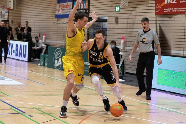 Maxwell Mahoney (Kirchheim Knights, 51) Ryan Mikesell (Tigers Tübingen, 33)¨¨¨Kirchheim Knights - Tigers Tübingen, 2. Basketball, Bundesliga, Pro A, Barmer 2 Basketball, Spieltag 24, Spielzeit 2020 2021, 05.03.2021, ¨¨ Kirchheim Knights - Tigers Tübingen, Basketball, 2. Bundesliga, Barmer 2 Basketball, Spieltag 24, Spielzeit 2020 2021, 05.03.2021 Kirchheim Teck Copyright: xNinaxSander xEibnerxPressefotoxIx EP_NSR
