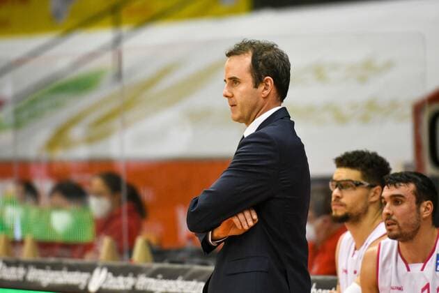Willi Voigt Basketball Bundesliga, Basketball Saison 2020 2021, 22. Spieltag, Deutschland, easyCredit BBL, Germany, Giessen 46ers, giessen rot, Herren, Jobstairs GIESSEN 46ers - Telekom Baskets Bonn, Männer, Bonn in weiß