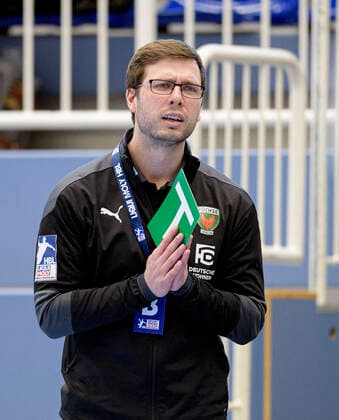 Trainer Jaron SIEWERT (B) Gestik, Geste, Handball 1. Bundesliga, 20. Spieltag, TUSEM Essen (E) - Fuechse Berlin (B) 23:24, am 07.03.2021 in E s s e n Deutschland Â