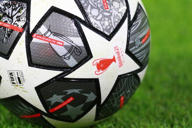 FIFA, Ball, Fussballball, CL-Ball, Adidas, Pokal, Logo, Wappen, Rasen, Symbolfoto Fussball, Champions League, FC Bayern München - Lazio Rom, 17.03.2021 FOTO: Mladen Lackovic LakoPress