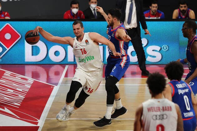 Paul Zipser (Muenchen) und Vasilije Micic (Istanbul) GER, FC Bayern Basketball vs. Anadolu Efes Istanbul, Basketball, EuroLeague, 30. Spieltag, Saison 2020 2021, 19.03.2021, GER, FC Bayern Basketball vs. Anadolu Efes Istanbul, Basketball, EuroLeague, 30. Spieltag, Saison 2020 2021, 19.03.2021, Muenchen Copyright: xEIBNER MarcelxEngelbrechtx EP_EER
