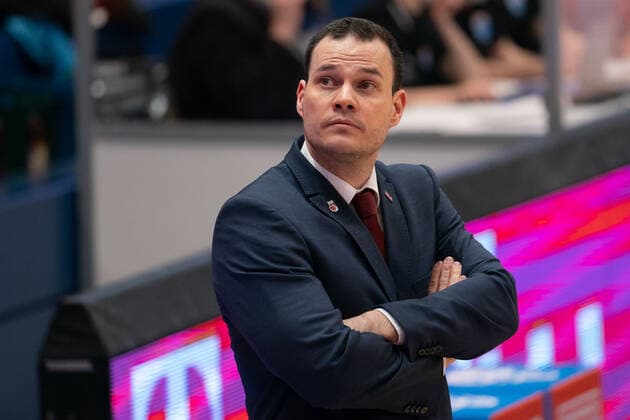 Syntainics MBC - Brose Bamberg, Basketball, Bundesliga, Maenner, 2020 2021, 24. Spieltag, 20.03.2021, Head Coach Johan Roijakkers (Brose Bamberg). Syntainics MBC - Brose Bamberg, Basketball, Bundesliga, Maenner, 24. Spieltag, 20.03.2021, Weissenfels