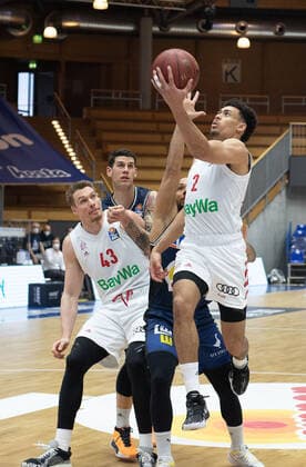 Leon Radosevic (Fc Bayern München, 43) Bogdan Radoslavjevic (Hakro Merlins, 15) Wade Baldwin (Fc Bayern München, 2)¨¨¨HAKRO Merlins Crailsheim vs. FC Bayern München, Basketball, Bundesliga, easy credit BBL, Spieltag 24, Spielzeit 2020 2021, 21.03.2021, ¨¨ HAKRO Merlins Crailsheim vs. FC Bayern München, Basketball, Bundesliga, easy credit BBL, Spieltag 24, Spielzeit 2020 2021, 21.03.2021 Ilshofen Copyright: xNinaxSander xEibnerxPressefotoxIx EP_NSR