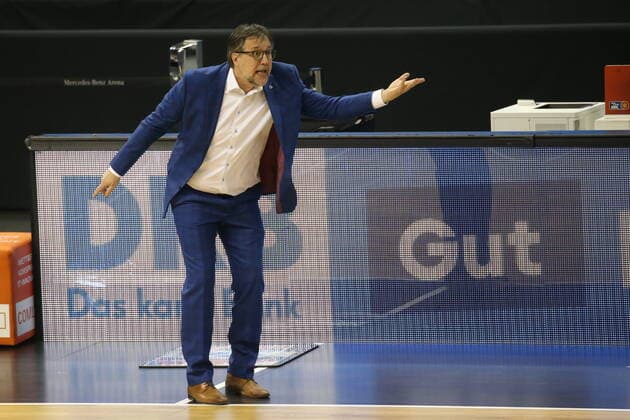 DEU, GER, easyCredit BBL, ALBA vs. MBC, 28.03.2021, Mercedes-Benz-Arena, Berlin, DEU, GER, easyCredit BBL, ALBA vs. MBC, im Bild Head Coach Silvano Poropat (Mitteldeutscher BC)