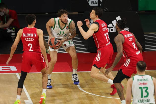 Joffrey Lauvergne (Kaunas) und Vladimir Lucic (Muenchen) im Zweikampf GER, FC Bayern Basketball vs. Zalgiris Kaunas, Basketball, Euroleague, Saison 2020 2021, 01.04.2021, GER, FC Bayern Basketball vs. Zalgiris Kaunas, Basketball, Euroleague, Saison 2020 2021, 01.04.2021, Muenchen Copyright: xEIBNER MarcelxEngelbrechtx EP_EER