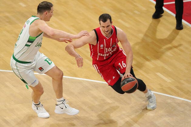 Paulius Jankunas (Kaunas) und Paul Zipser (Muenchen) im Zweikampf GER, FC Bayern Basketball vs. Zalgiris Kaunas, Basketball, Euroleague, Saison 2020 2021, 01.04.2021, GER, FC Bayern Basketball vs. Zalgiris Kaunas, Basketball, Euroleague, Saison 2020 2021, 01.04.2021, Muenchen Copyright: xEIBNER MarcelxEngelbrechtx EP_EER