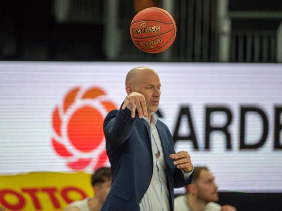 Sport Themen der Woche KW13 Denis Wucherer (s Oliver Wuerzburg, Headcoach), ratiopharm Ulm vs. S.Oliver Baskets Wuerzburg, Basketball, Bundesliga, BBL, easycredit, 29. Spieltag, Spielzeit 2020 2021, 01.04.2021, ratiopharm Ulm vs. S.Oliver Baskets Wuerzburg, Basketball, Bundesliga, BBL, easycredit, 29. Spieltag, Spielzeit 2020 2021, 01.04.2021 Neu-Ulm Copyright: xEibner-Pressefoto SaschaxWaltherx EP_EER