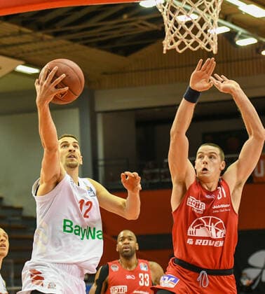 Diego Flaccadori, Scottie James JR 26. Spieltag, Basketball Bundesliga, Basketball Saison 2020 2021, Deutschland, easyCredit BBL, Germany, Giessen 46ers, giessen rot, Herren, Jobstairs GIESSEN 46ers - FC Bayern München, Männer, München in weiß