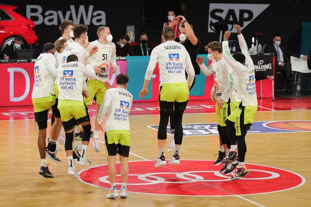 Spieler von medi bayreuth vor dem Spiel GER, FC Bayern Basketball vs. medi bayreuth, Basketball, easy Credit BBL, Saison 2020 2021, 06.04.2021, GER, FC Bayern Basketball vs. medi bayreuth, Basketball, easy Credit BBL, Saison 2020 2021, 06.04.2021, Muenchen Copyright: xEIBNER MarcelxEngelbrechtx EP_EER