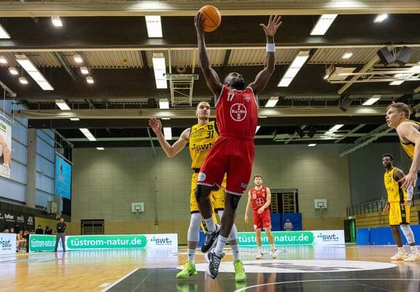 Eddy Edigin JR (Bayer Giants Leverkusen, 17)¨¨Tigers Tübingen vs. Bayer Giants Leverkusen, 2. Basketball, Bundesliga, Pro A, Barmer 2 Basketball, Spieltag 30, Spielzeit 2020 2021, 10.04.2021, ¨¨ Tigers Tübingen - Bayer Giants Leverkusen, Basketball, 2. Bundesliga, Barmer 2 Basketball, Spieltag 30, Spielzeit 2020 2021, 10.04.2021 Rottenburg am Neckar Copyright: xDennisxDuddek xEibnerxPressefotox EP_DDU