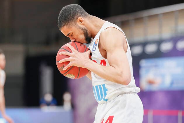 Deutschland , Goettingen, Sparkassen-Arena (GoeSF), 11.04.2021, emspor, emonline, despor, deonline, BG Goettingen vs. s.Oliver Wuerzburg, easyCredit BBL, 27. Spieltag Bild: v. l. Copyright: HMBxMedia JulienxBecker