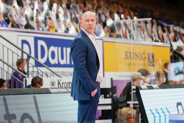 Deutschland , Goettingen, Sparkassen-Arena (GoeSF), 11.04.2021, emspor, emonline, despor, deonline, BG Goettingen vs. s.Oliver Wuerzburg, easyCredit BBL, 27. Spieltag Bild: v. l. Copyright: HMBxMedia JulienxBecker