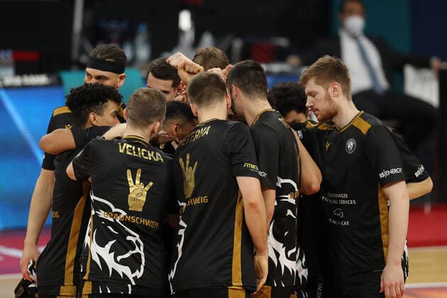 Braunschweig schwoert sich ein GER, FC Bayern Basketball vs. Loewen Braunschweig, Basketball, easyCredit BBL, Saison 2020 2021, 11.04.2021, GER, FC Bayern Basketball vs. Loewen Braunschweig, Basketball, easyCredit BBL, Saison 2020 2021, 11.04.2021, Muenchen Copyright: xEIBNER MarcelxEngelbrechtx EP_EER