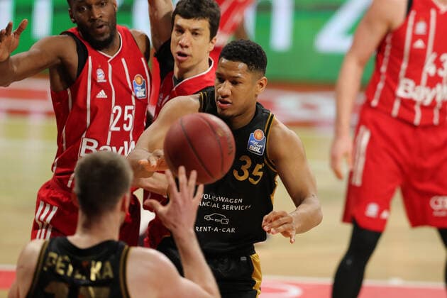 Karim Jallow (Braunschweig) GER, FC Bayern Basketball vs. Loewen Braunschweig, Basketball, easyCredit BBL, Saison 2020 2021, 11.04.2021, GER, FC Bayern Basketball vs. Loewen Braunschweig, Basketball, easyCredit BBL, Saison 2020 2021, 11.04.2021, Muenchen Copyright: xEIBNER MarcelxEngelbrechtx EP_EER