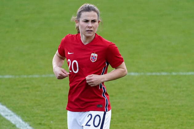 Fußball, Frauen, EM Kader 2022, Nationalteam Norwegen Emilie Bosshard Haavi (Norwegen, 20), Einzelbild, Aktion, Action, 13.04.2021, Wiesbaden (Deutschland), Fussball, Länderspiel der Frauen, Deutschland - Norwegen, DFB DFL REGULATIONS PROHIBIT ANY USE OF PHOTOGRAPHS AS IMAGE SEQUENCES AND OR QUASI-VIDEO.