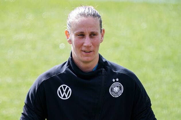 Ann-Katrin Berger (Torwart, DFB-Frauen, 21), Einzelbild, Aktion, Action, Porträt, Portrait, 13.04.2021, Wiesbaden (Deutschland), Fussball, Länderspiel der Frauen, Deutschland - Norwegen, DFB DFL REGULATIONS PROHIBIT ANY USE OF PHOTOGRAPHS AS IMAGE SEQUENCES AND OR QUASI-VIDEO.