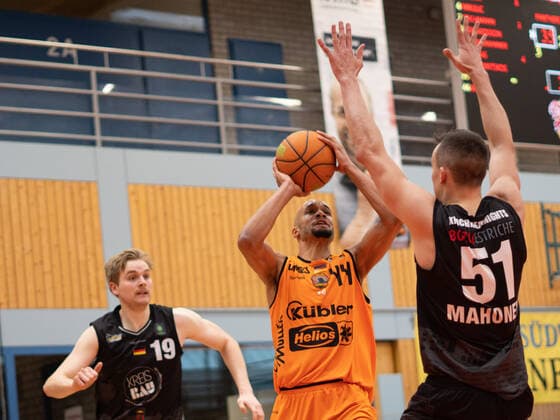 Kevin Bryant (Wiha Panthers Schwenningen 44) wiha Panthers Schwenningen vs. VFL Kirchheim Knights, Basketball, BARMER 2. BASKETBALL BUNDESLIGA, Playoff Gruppe 2, 1. Spieltag, 2020 2021, 17.04.2021, wiha Panthers Schwenningen vs. VFL Kirchheim Knights, Basketball, BARMER 2. BASKETBALL BUNDESLIGA, Playoff Gruppe, 1. Spieltag, 2020 2021, 17.04.2021, Villingen-Schwenningen Copyright: xMiclasxHaasis Eibner-Pressefotox EP_mhs