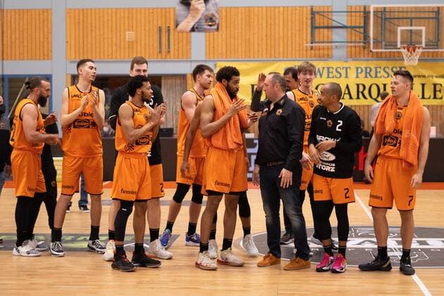 Wiha Panthers Schwenningen Jubel wiha Panthers Schwenningen vs. VFL Kirchheim Knights, Basketball, BARMER 2. BASKETBALL BUNDESLIGA, Playoff Gruppe 2, 1. Spieltag, 2020 2021, 17.04.2021, wiha Panthers Schwenningen vs. VFL Kirchheim Knights, Basketball, BARMER 2. BASKETBALL BUNDESLIGA, Playoff Gruppe, 1. Spieltag, 2020 2021, 17.04.2021, Villingen-Schwenningen Copyright: xMiclasxHaasis Eibner-Pressefotox EP_mhs