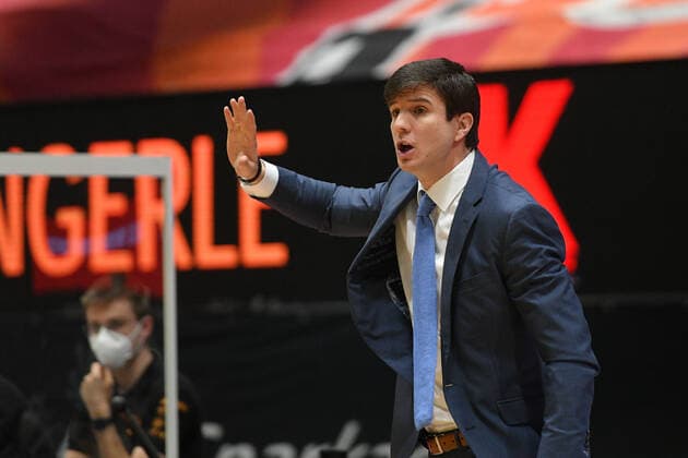 Pedro Calles (Trainer, Head Coach, Hamburg Towers), Niners Chemnitz vs. Hamburg Towers, 19.04.2021, easycredit Basketball Bundesliga, GER, Saison 2020 21 Niners Chemnitz vs. Hamburg Towers, 19.04.2021, easycredit Basketball Bundesliga, GER, Saison 2020 21 Chemnitz Copyright: xBertxHarzer xEibner-xPressefotox