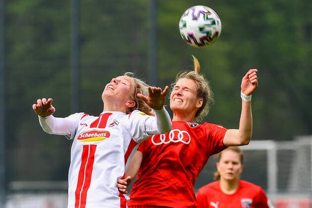 v.li.: Sharon Beck (Köln, 10), Selina Walter (FC Ingolstadt, 17), Kopfball, header, Zweikampf in der Luft, Aktion, Action, 21.04.2021, Köln (Deutschland), Fussball, 2. Frauen-Bundesliga Süd, 1. FC Köln - FC Ingolstadt, DFB DFL REGULATIONS PROHIBIT ANY USE OF PHOTOGRAPHS AS IMAGE SEQUENCES AND OR QUASI-VIDEO.