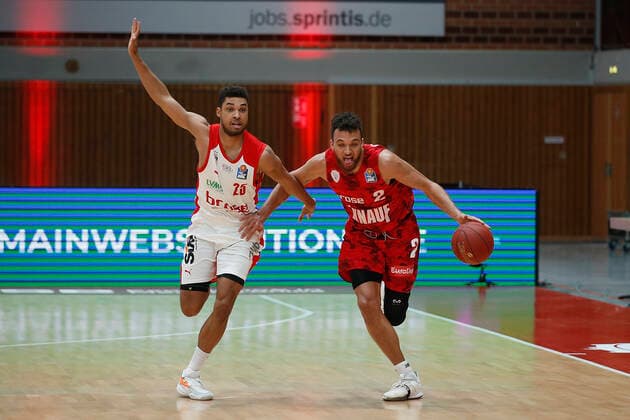 Deutschland , Wuerzburg, s.Oliver Arena , 21.04.2021, emspor, emonline, despor, deonline, s.Oliver Wuerzburg vs. Brose Bamberg, easyCredit BBL, 22. Spieltag Bild: v. l. Copyright: HMBxMedia JulienxBecker